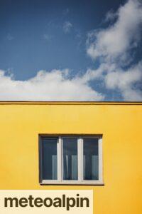 ¿Son las mosquiteras compatibles con las ventanas modernas?